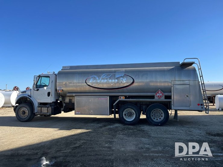 2016-freightliner-petroleum-truck-(jn3388,-unit-2374)-image-14