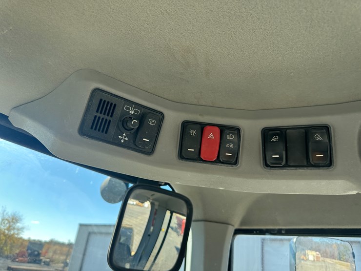 2016-caterpillar-926m-image-92