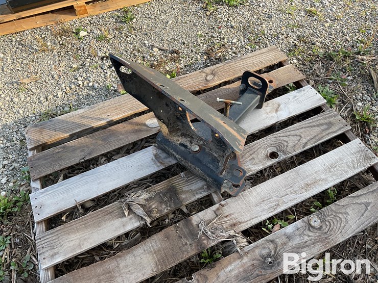 new-holland-cr-series-rear-hitch-image-5