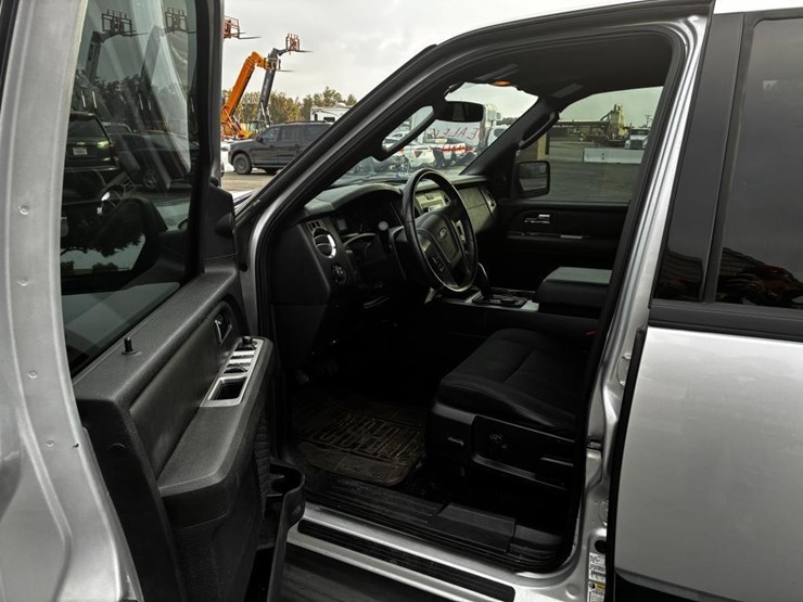 2015-ford-expedition-image-11