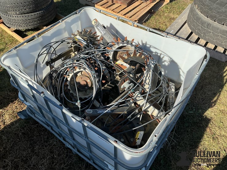 yetter-row-cleaners-w/clean-sweep-cylinders-image-1