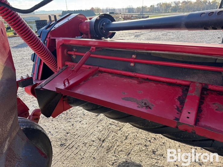 2017-new-holland-313-image-17