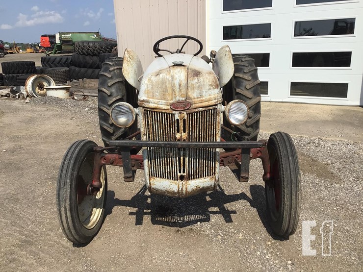 1952-ford-8n-image-5