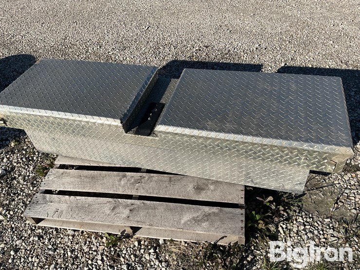 tsc-aluminum-truck-toolbox-image-2