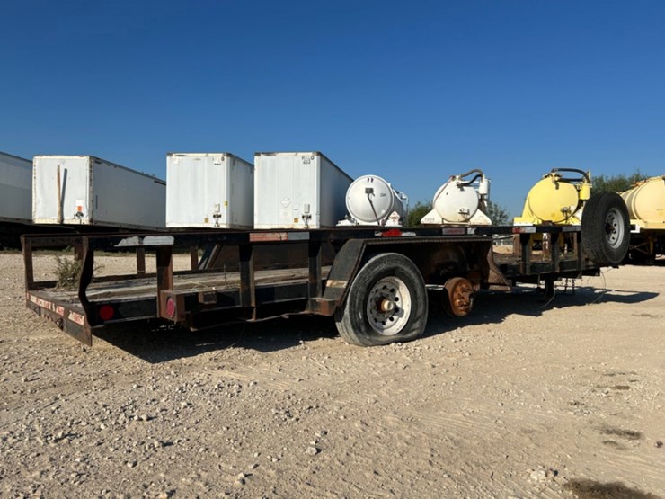 2008-texas-bragg-20-utility-trailer-image-3