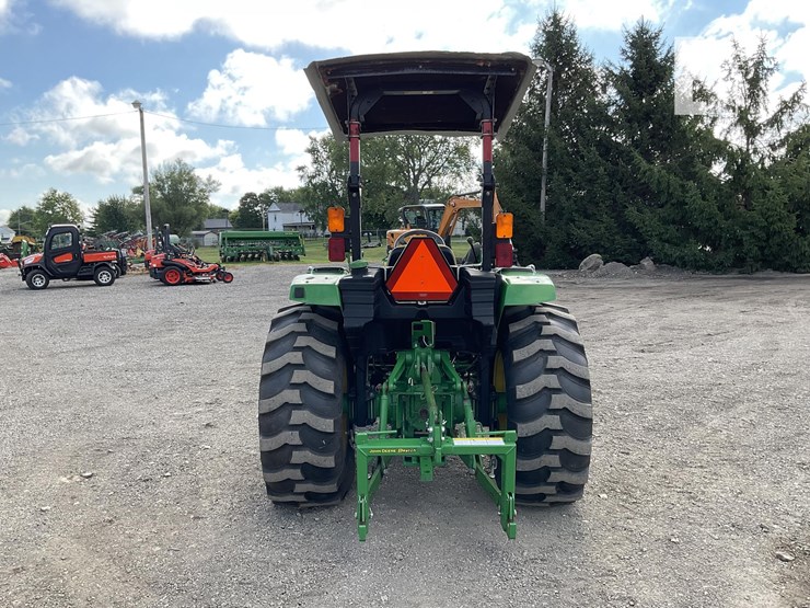 2015-john-deere-4044m-image-4