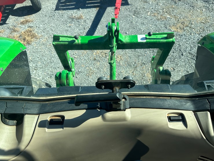 2013-john-deere-6140m-image-68