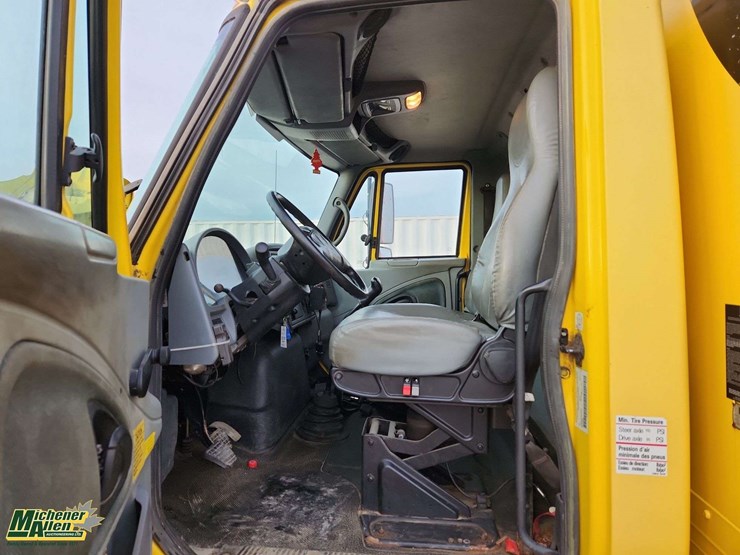 2006-international-durastar-4200-image-14