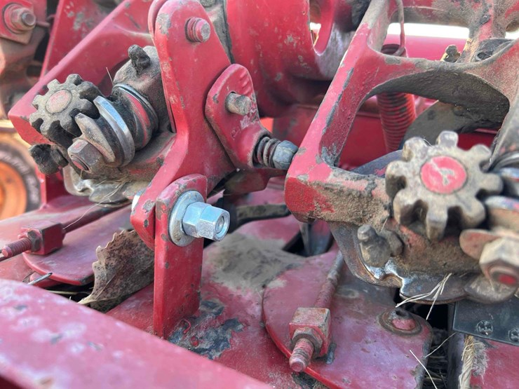 new-holland-268-image-13