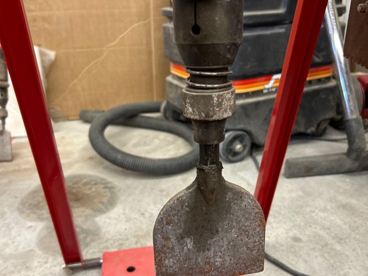 edco-pneumatic-till-chisel-image-4