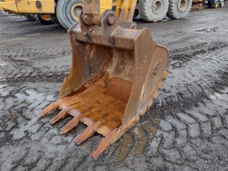 komatsu-pc240-lc-11-image-19