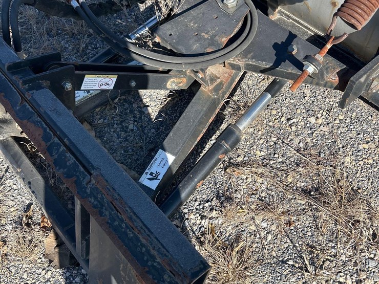 sno-way-hydraulic-snowplow-attachment-image-6