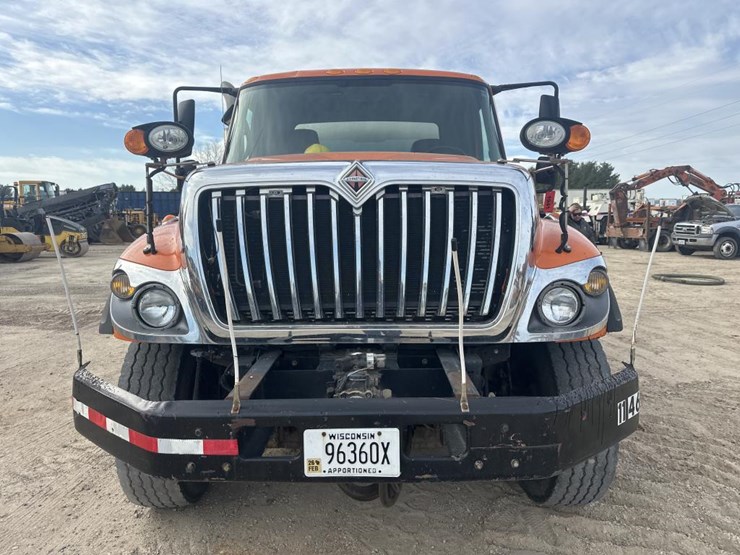 2009-international-7400-image-8