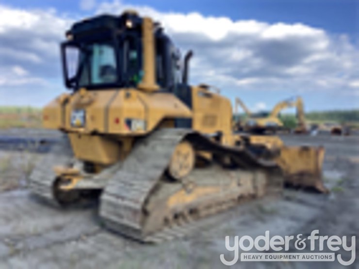 2018-caterpillar-d6n-image-3