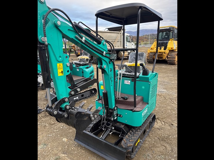 #1202-•-new-h15r-cfg-industrial-mini-track-excavator-with-thumb-image-1