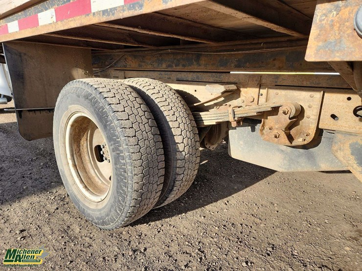 2013-chevrolet-silverado-3500hd-image-35