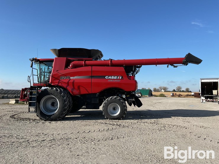 2016-case-ih-8240-image-8