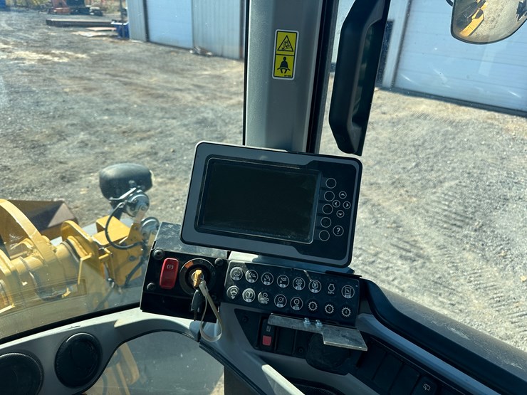 2016-caterpillar-926m-image-91