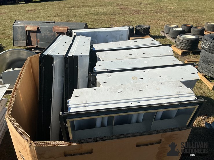 fluorescent-light-fixtures-image-5