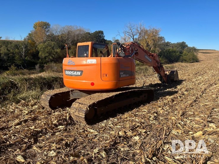 2014-doosan-dx235-lcr-image-11