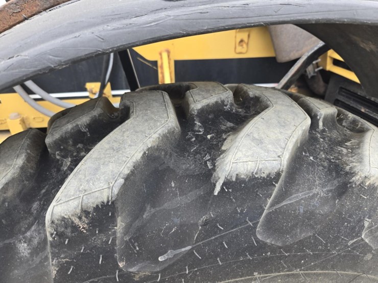 caterpillar-th83-image-59