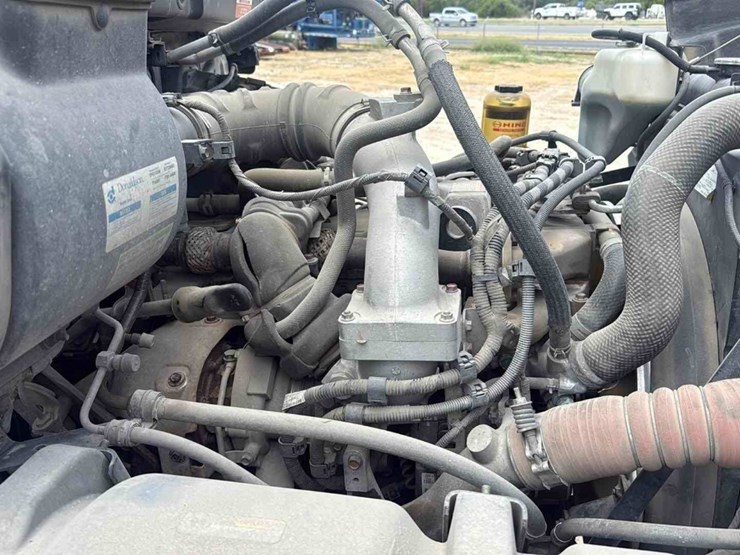 2018-hino-conventional-type-truck-image-9