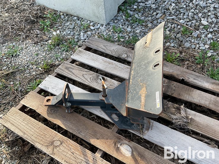 new-holland-cr-series-rear-hitch-image-8