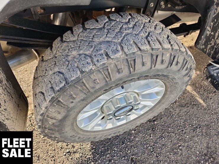 2021-ford-f250-image-30