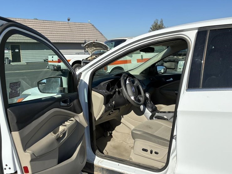 2015-ford-escape-image-12