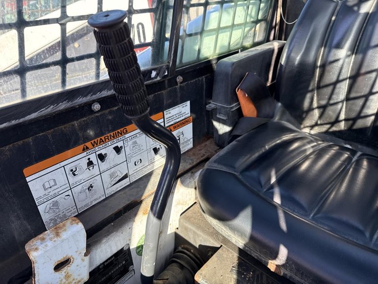 2015-bobcat-s70-image-30