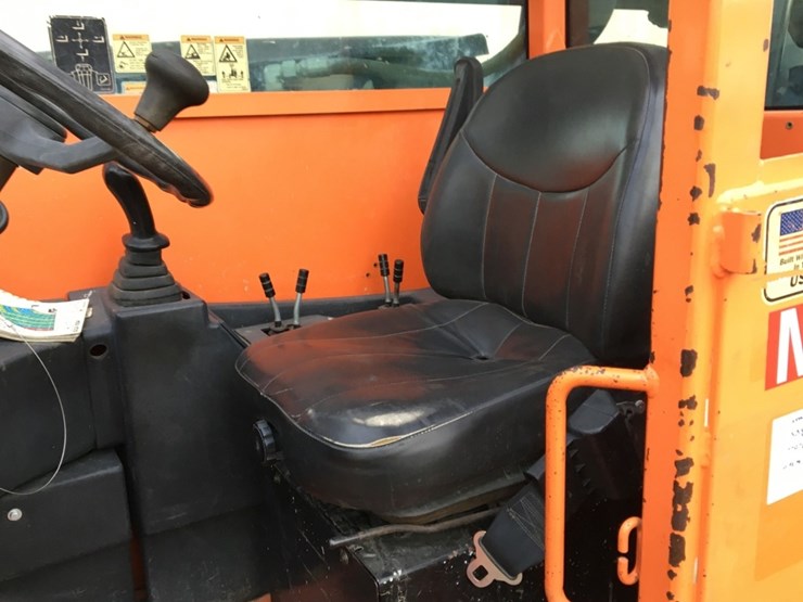 2015-jlg-g12-55a-image-7