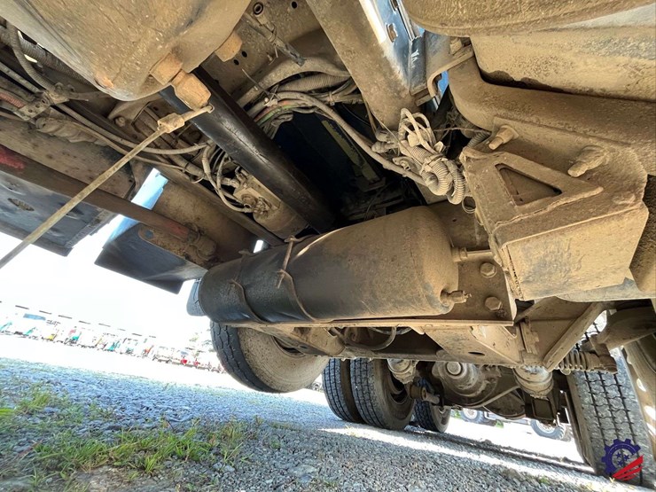 2016-kenworth-t880-image-36