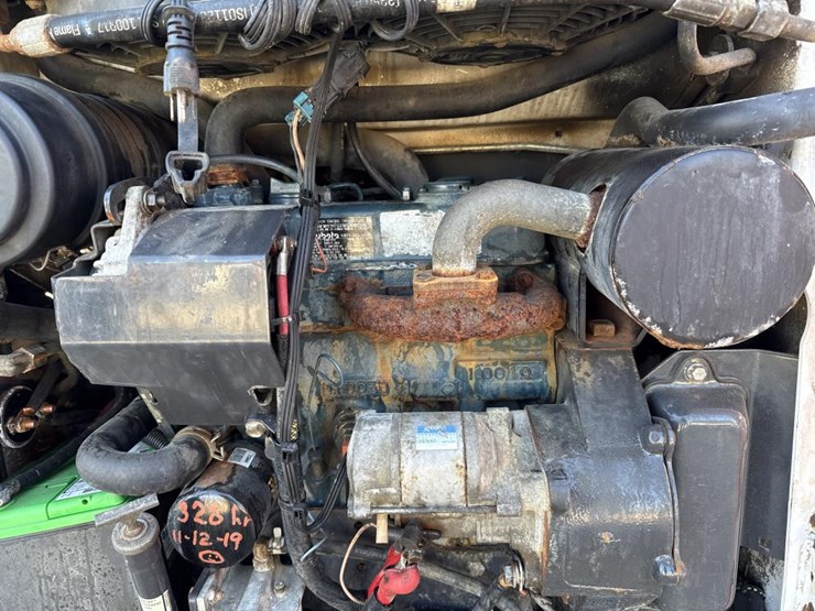 2015-bobcat-s70-image-24