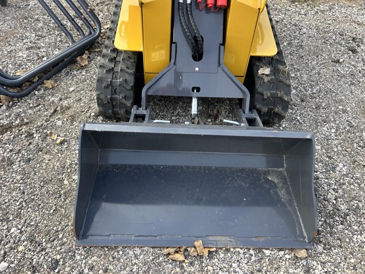 #2716-•-2025-infront-yf400-tracked-mini-skid-steer-image-12