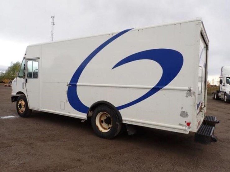 2013-freightliner-mt55-image-15