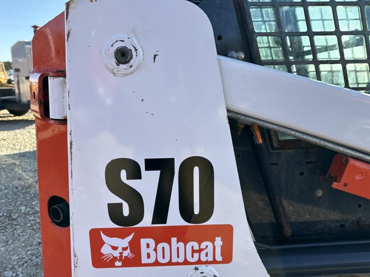 2015-bobcat-s70-image-20