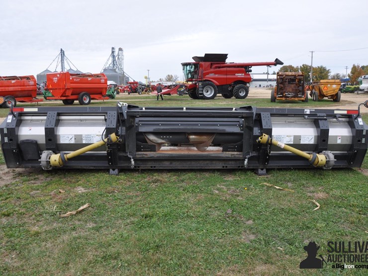 2017-drago-gt-8-30-8r30-corn-head-image-6