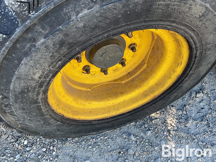 2015-new-holland-l225-image-10