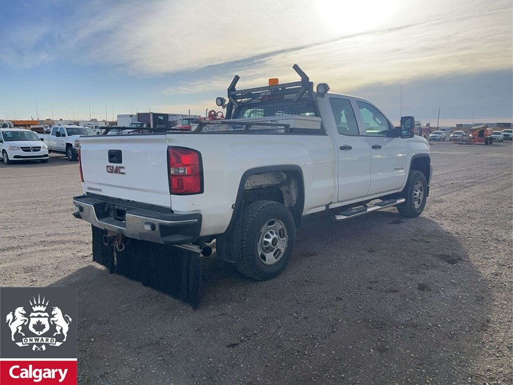 2016-gmc-sierra-2500hd-image-4