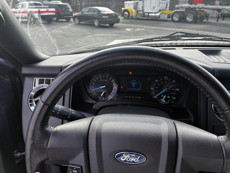 2015-ford-expedition-image-14