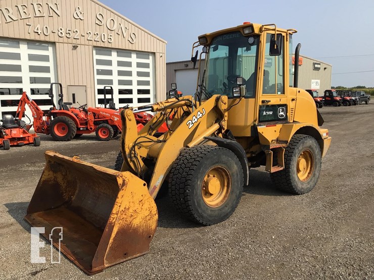 2007-deere-244j-image-4