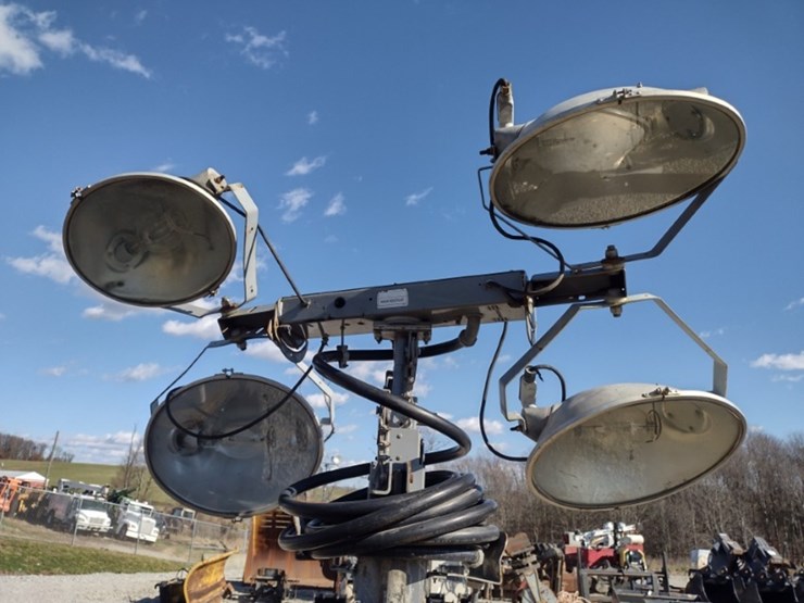 10-allmand-nite-lite-pro-light-plant-(qea-4055)-image-17