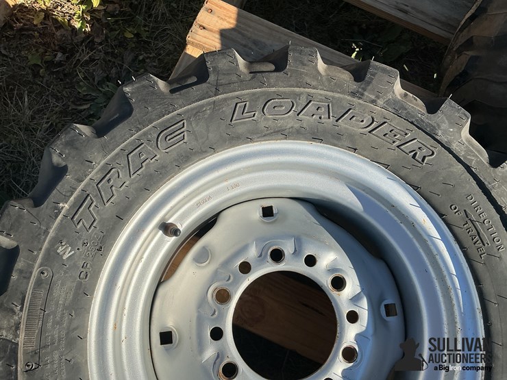 titan-trac-loader-25x8.50-14nhs-tires-on-6-bolt-rims-image-5