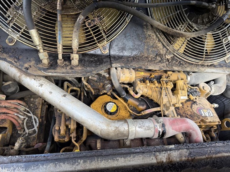 caterpillar-ap-1055f-image-63