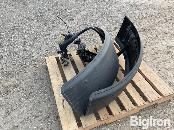 new-holland-t-6-front-fenders-image-7