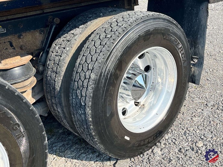 2016-kenworth-t880-image-12