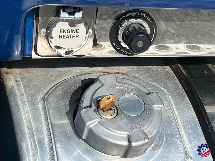 2016-kenworth-t880-image-31