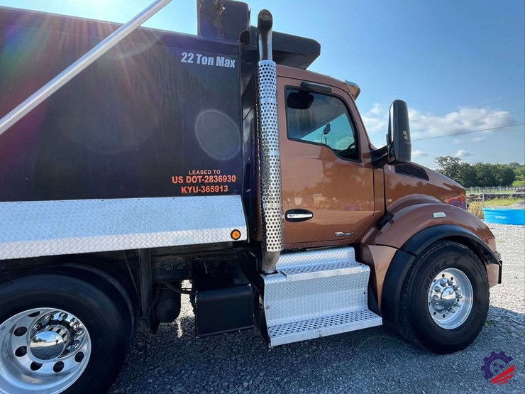 2016-kenworth-t880-image-37