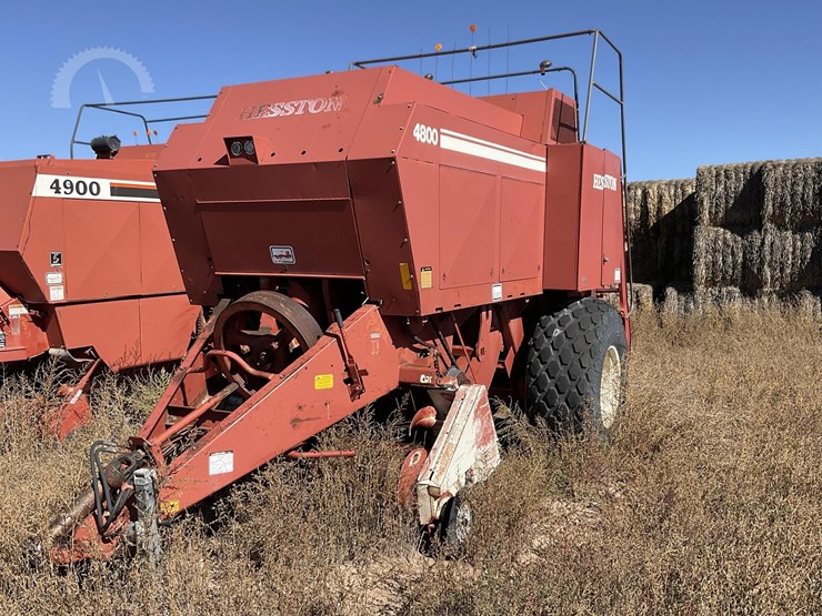 hesston-4800-image-1