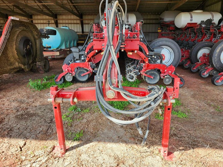 2023-case-ih-2150-image-4